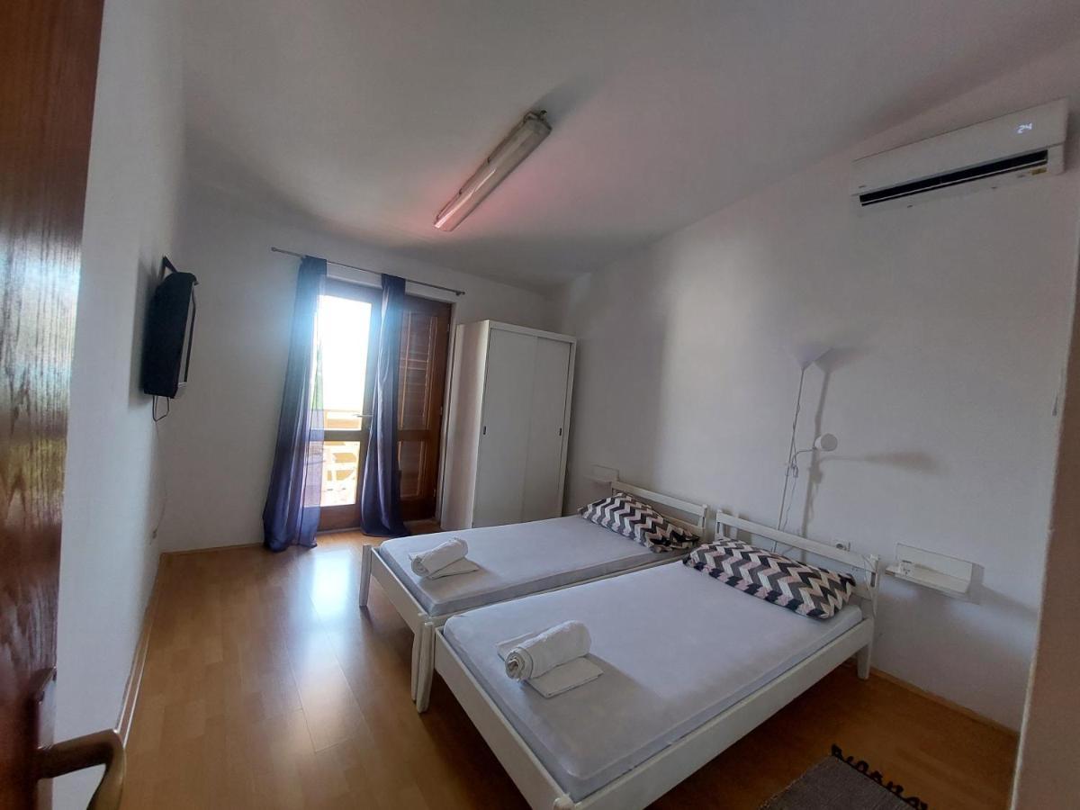 Studio-App Iva, Balcony With Sea View - 50 M From Beach Pag Town Zewnętrze zdjęcie